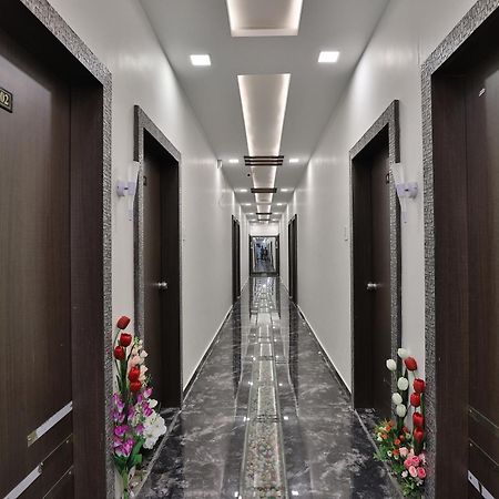 Gorwa Hotel O Shiv Residency מראה חיצוני תמונה